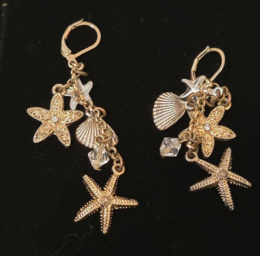 Vintage Y2K Gold Starfish and Seashell Charm Dangle Earrings